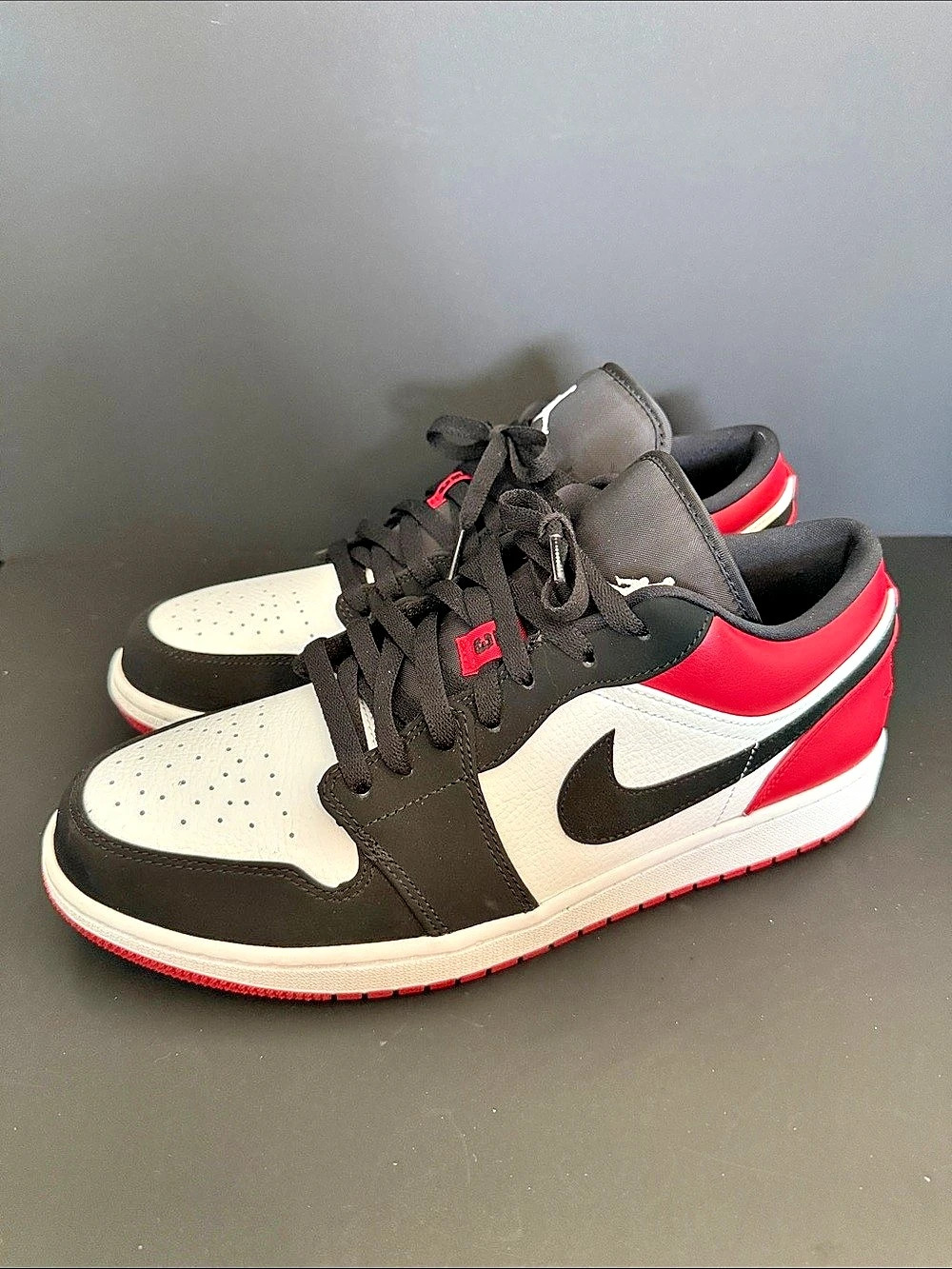 Jordan Air Jordan 1 Low "Reverse Black Toe" Sneakers Red & Black US 11.5